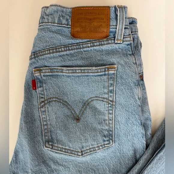 Levi’s Ribcage Straight Ankle - Picture 3 of 11